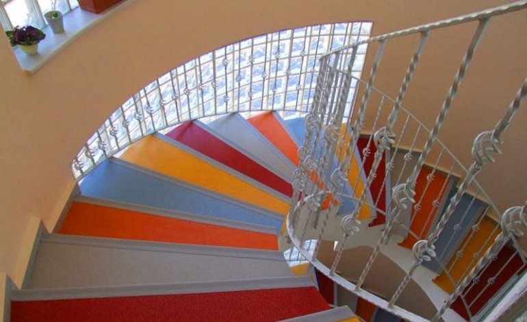Merdiven Kaplama çözümlerinde PVC Zemin